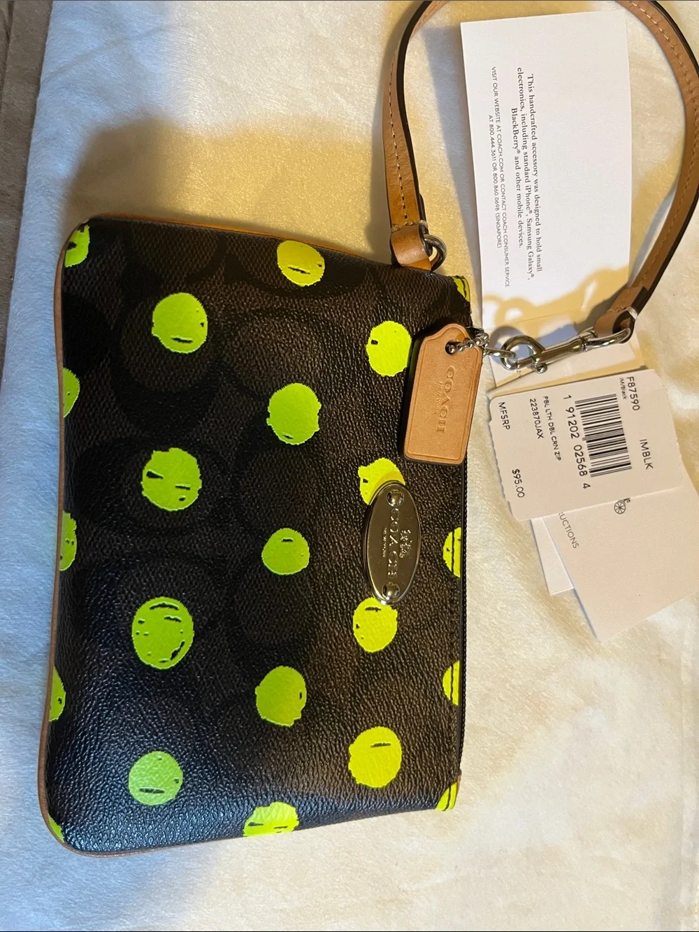 Coach wristlet black